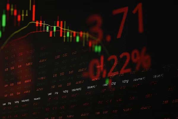 随着强劲的就业数据拖累美债 交易员撤回美联储降息押注