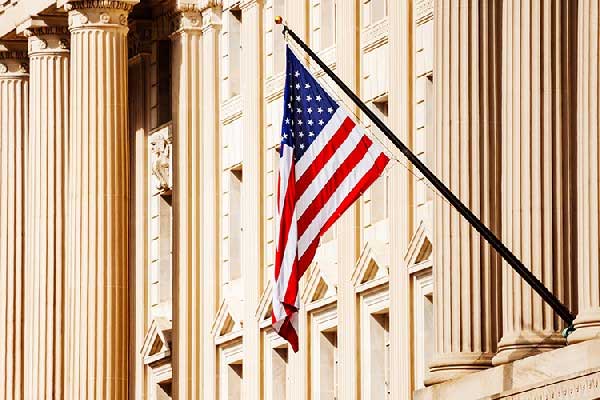 冷艺婕：6.2黄金3335破位多成功告捷 晚间金油盘解-img